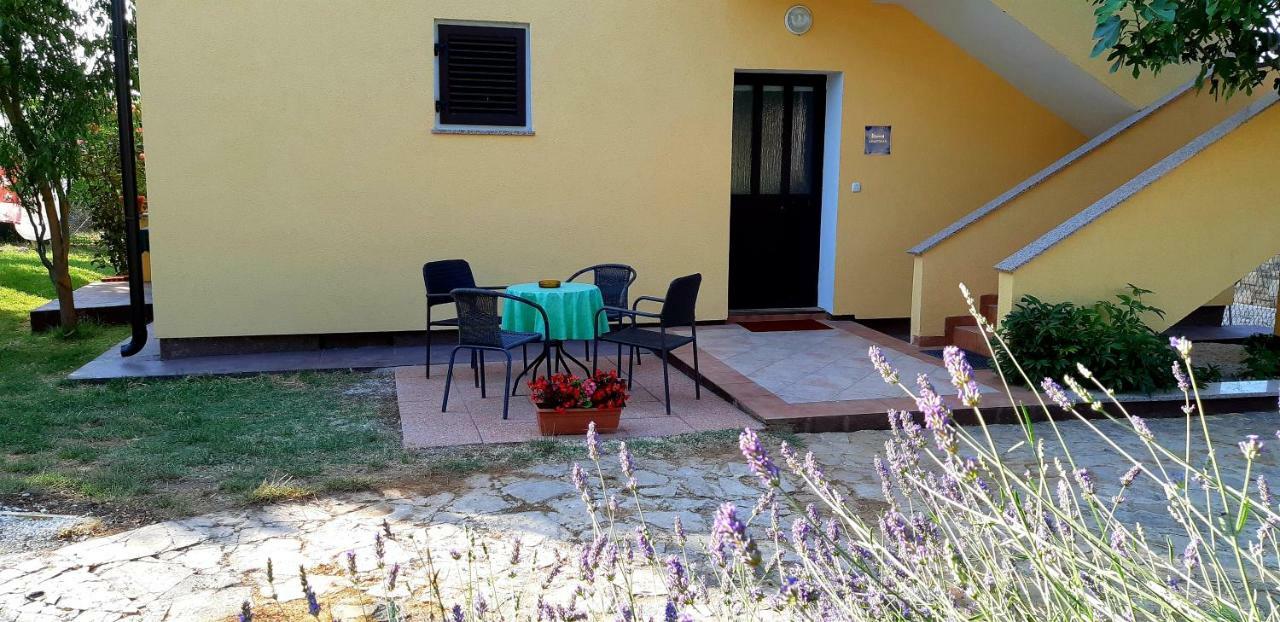 Vesna Apartment Pula Exterior foto